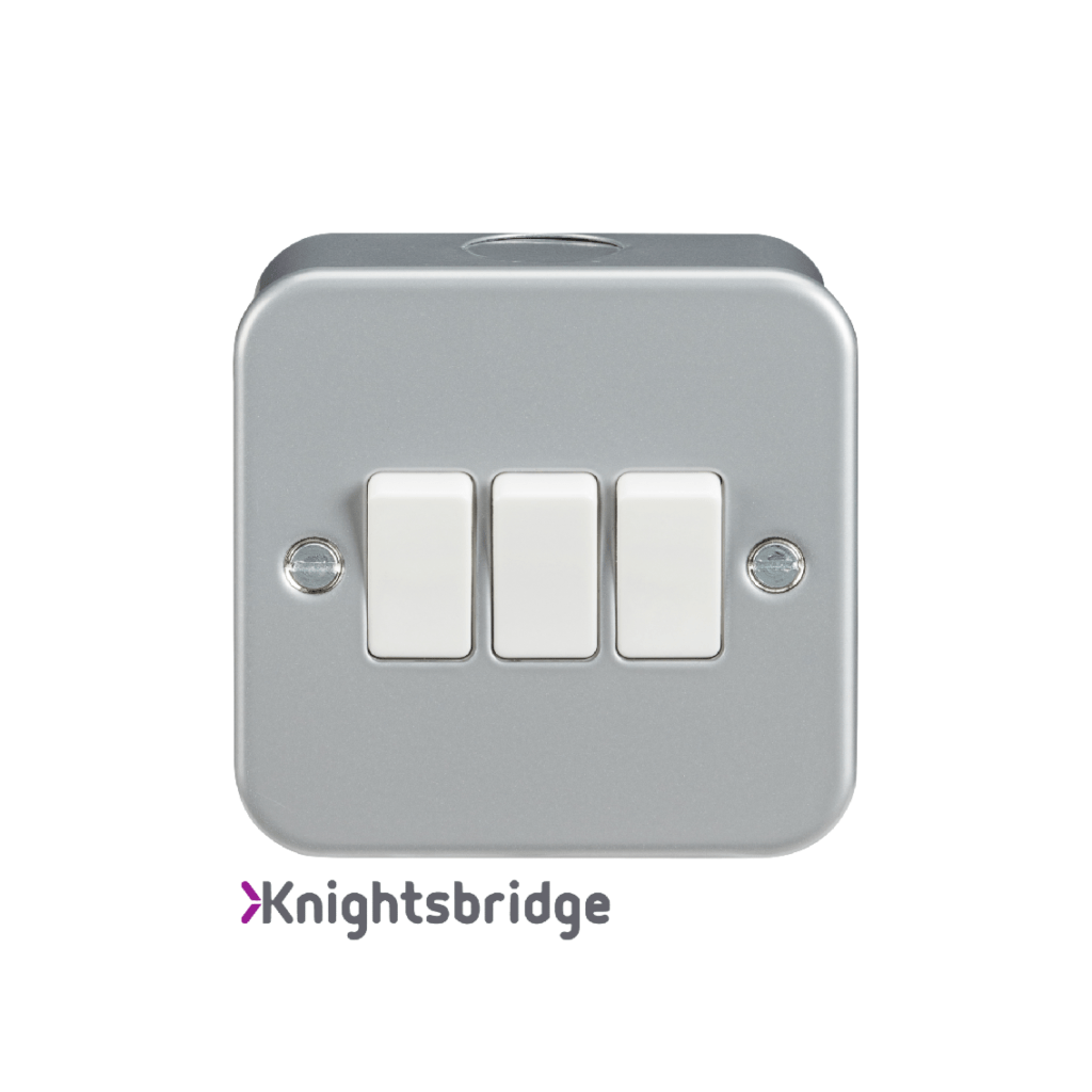 Metal Clad 10AX 3G 2-way Switch | Evolution Electronics & Electrical Ltd.